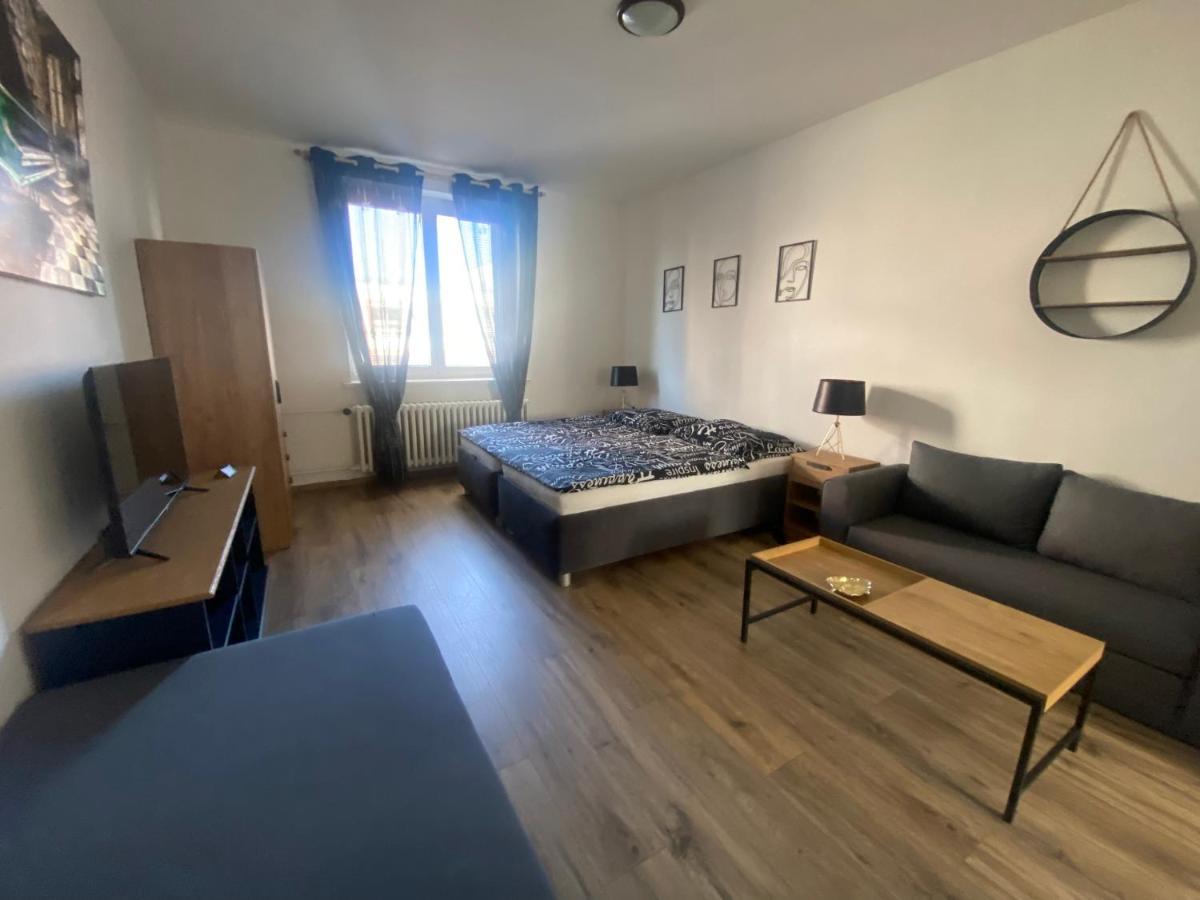 Cerna Ruze - Apartman 4 Pilsen Exterior foto