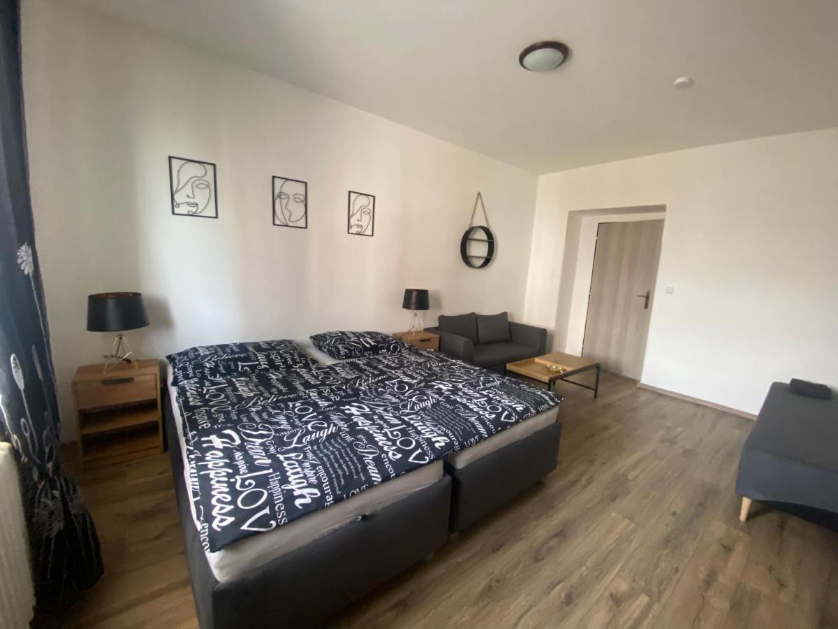 Cerna Ruze - Apartman 4 Pilsen Exterior foto